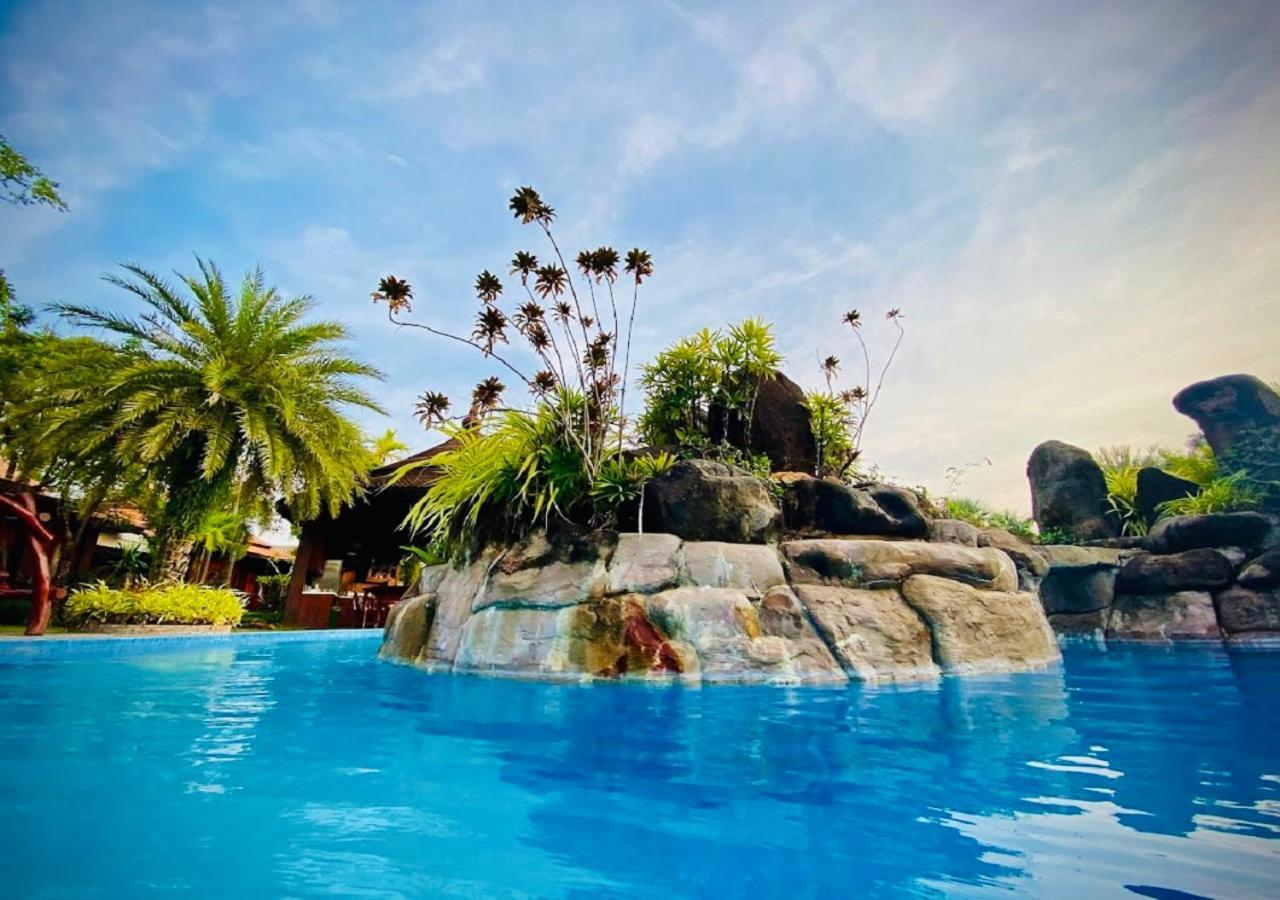 Try Palace Resort Kep Exterior foto